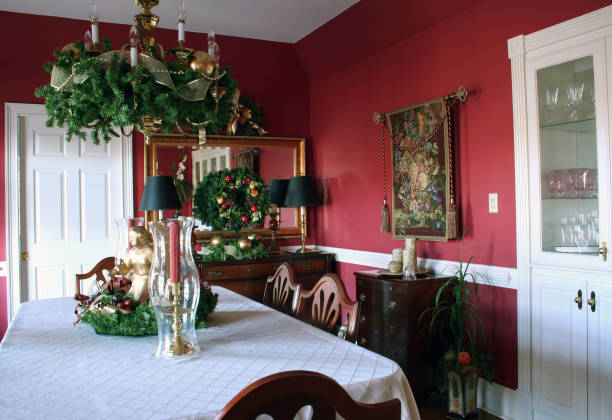 istock Traditional Holiday Dining Room 172211979