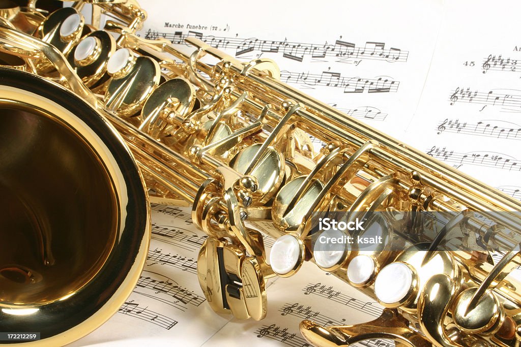 Saxofone alto com Pauta de Música - Royalty-free Saxofone Barítono Foto de stock