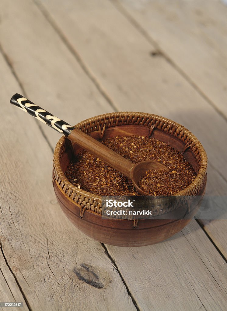 Bol en bois au thé Rooibos - Photo de Afrique libre de droits