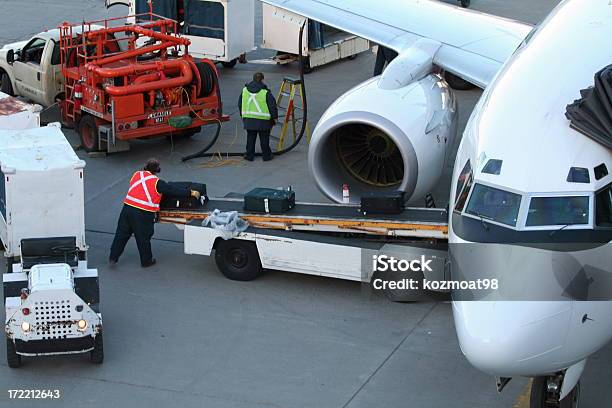 Foto de Ficando Atendida e mais fotos de stock de Aeroporto - Aeroporto, Atividade, Atividade Física