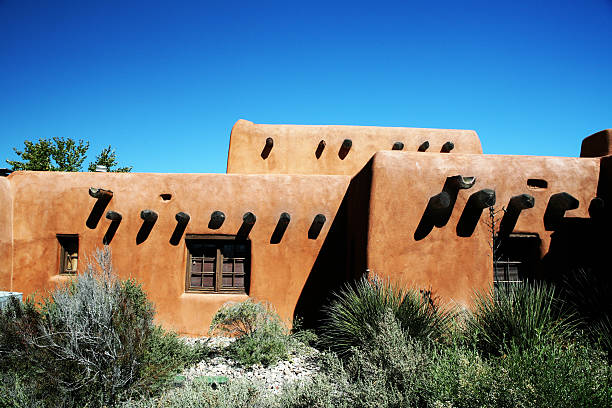 architecture du sud-ouest américain - santa fe new mexico photos et images de collection