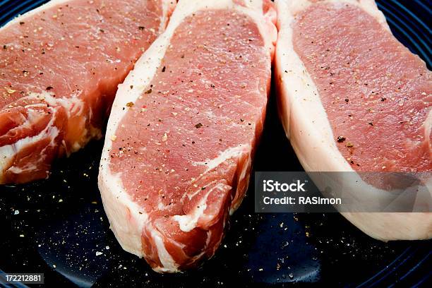 Cerdo Cutlets Raw Foto de stock y más banco de imágenes de Alimento - Alimento, Carne, Carne de cerdo