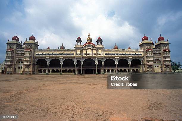 Palace La Maharadja Di Mysore India - Fotografie stock e altre immagini di Maestosità - Maestosità, Mysore, Ambientazione esterna