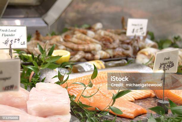 Foto de Peixe Fresco Caso e mais fotos de stock de Atum - Peixe - Atum - Peixe, Bodião - Rascasso, Comida e bebida