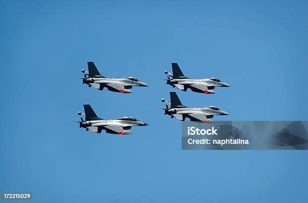 Fighters En Formación Foto de stock y más banco de imágenes de Acelerador - Acelerador, Agresión, Alerta