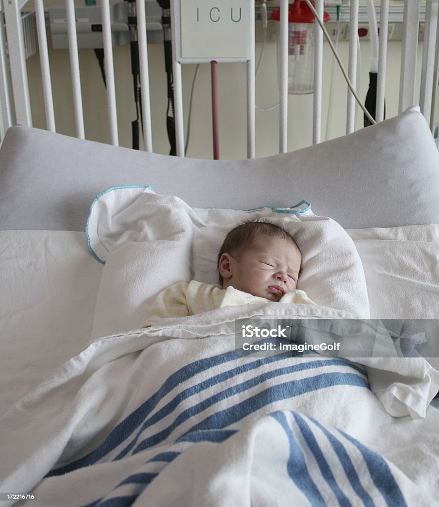 Bebê em ICU - Foto de stock de Meningite royalty-free