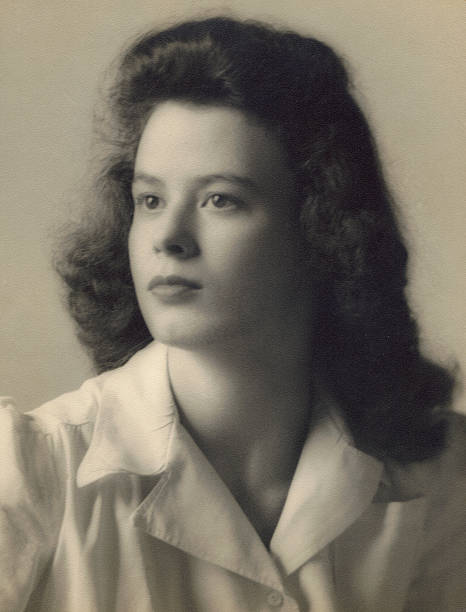 década de 1940 retrato de uma bela jovem - mulheres fotos - fotografias e filmes do acervo