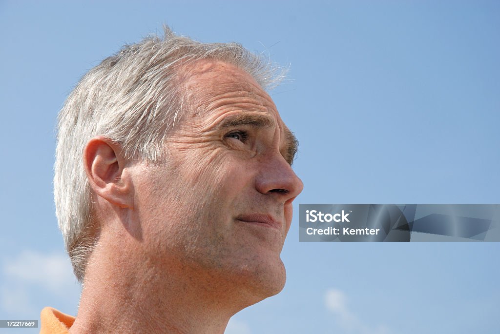 Ältere Mann Porträt vor blauem Himmel - Lizenzfrei Alter Erwachsener Stock-Foto