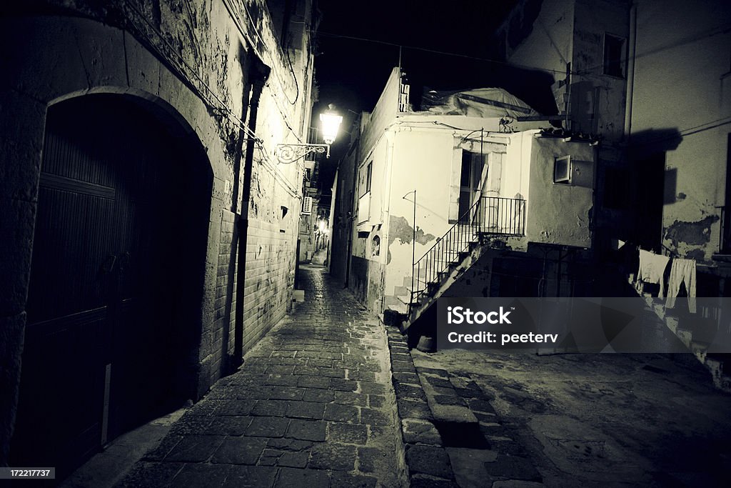 Escuro alleys - Royalty-free Anoitecer Foto de stock