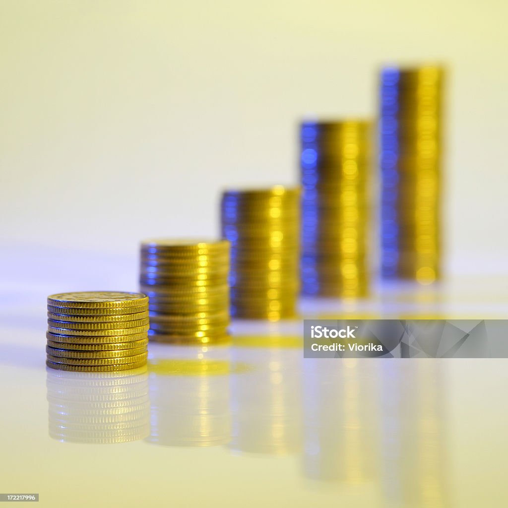 Hecho de monedas gráfico de negocios - Foto de stock de Ahorros libre de derechos