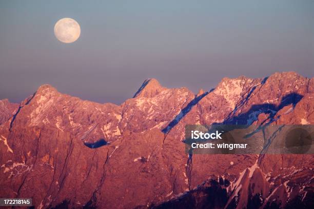 Photo libre de droit de Moonrise banque d'images et plus d'images libres de droit de Lune - Lune, Temps qui passe, Activité de loisirs