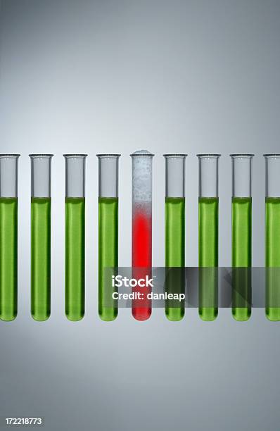 Foto de Obtenha Uma Reacção e mais fotos de stock de Biologia - Biologia, Biotecnologia, Cientista