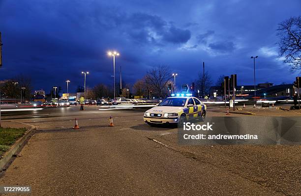 Barricada Policía Por La Noche Más Información A Continuación Foto de stock y más banco de imágenes de Reino Unido