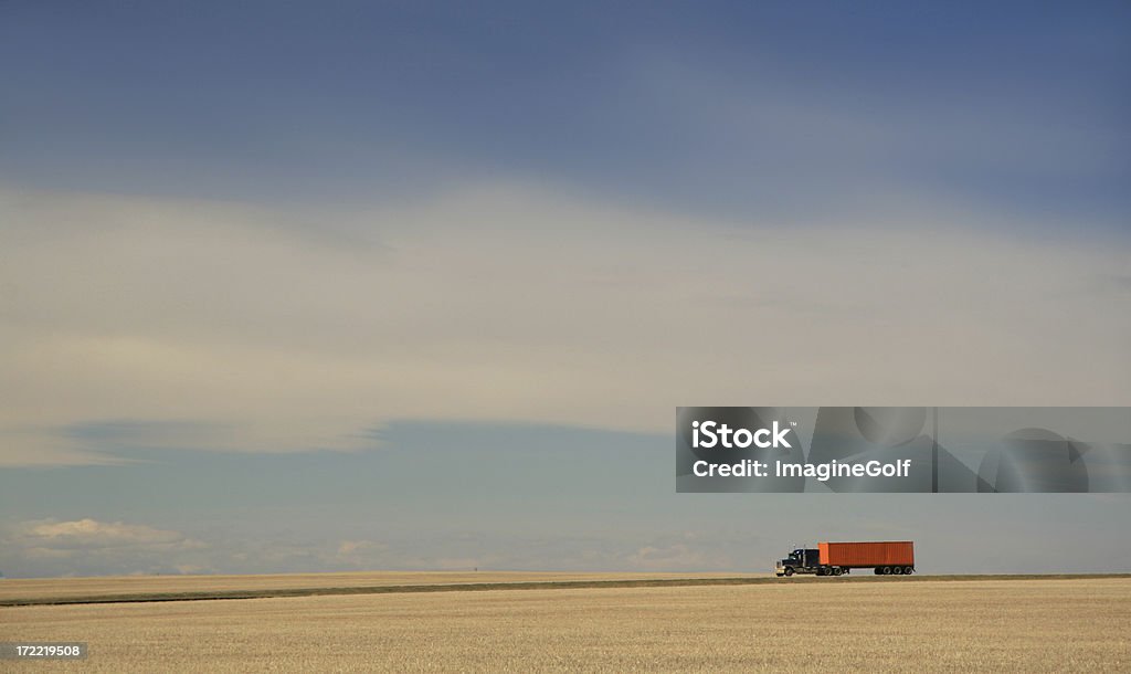 Rote Lkw-fahren auf der plains - Lizenzfrei Marathon Stock-Foto
