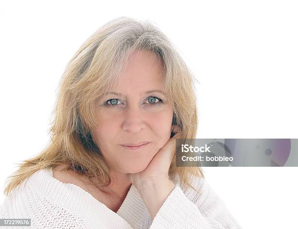 Mittleren Alter Frau Zufrieden Stockfoto und mehr Bilder von Frauen über 40 - Frauen über 40, Lächeln, Porträt