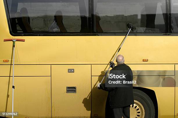 Limpieza Foto de stock y más banco de imágenes de Lavar - Lavar, Autobús, Autocar