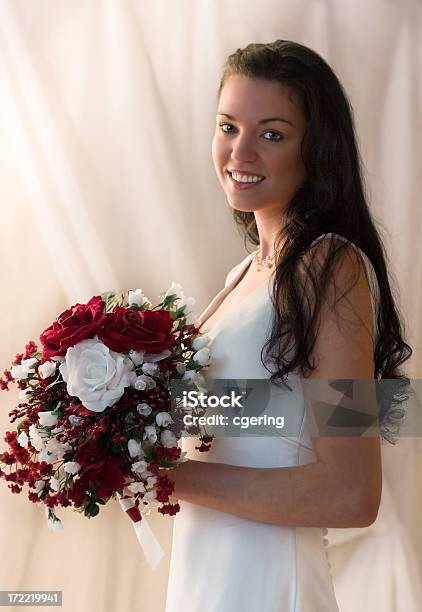 Hochzeit Day Stockfoto und mehr Bilder von Attraktive Frau - Attraktive Frau, Blick in die Kamera, Blumenbouqet