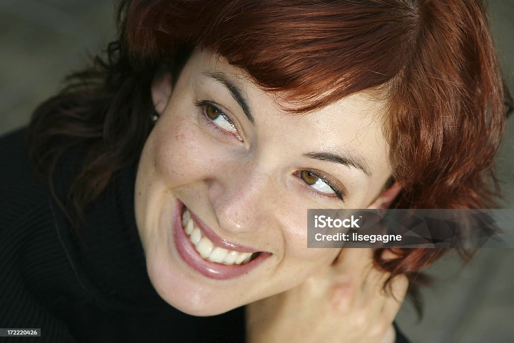 Rire jeune femme, gros plan - Photo de 20-24 ans libre de droits