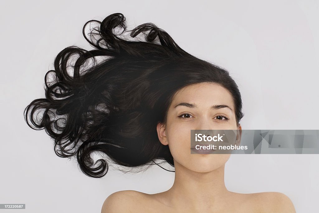 Porträt von frische und schöne brunette Frau - Lizenzfrei Attraktive Frau Stock-Foto