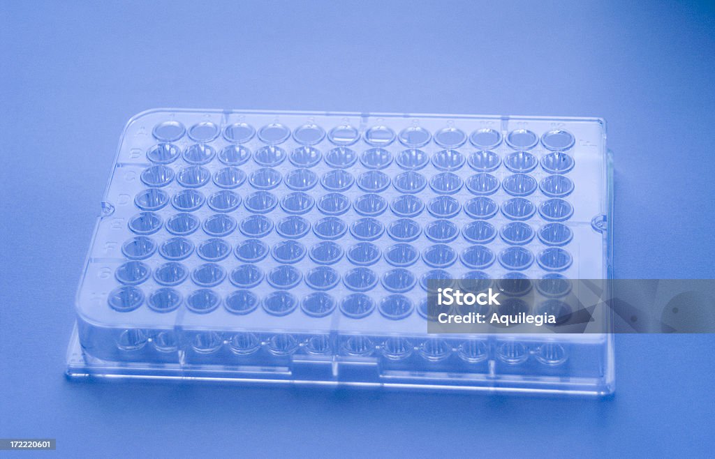 Plaque Assay 96 bien - Photo de Laboratoire libre de droits