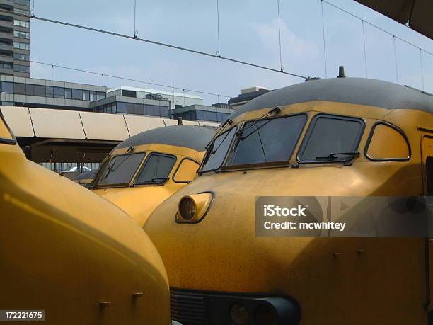 Zug Verzögert Stockfoto und mehr Bilder von Abwarten - Abwarten, Bahngleis, Bahnhof