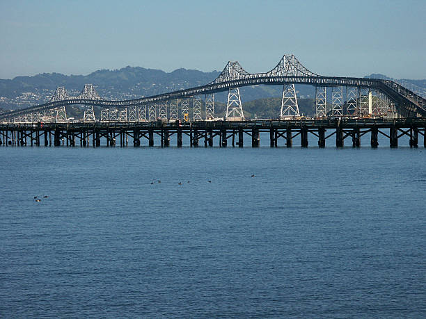 two bridges - richmond san rafael bridge zdjęcia i obrazy z banku zdjęć