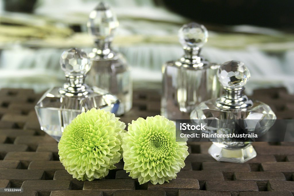 Cristal frascos de perfume & Flores - Royalty-free Amimar Foto de stock