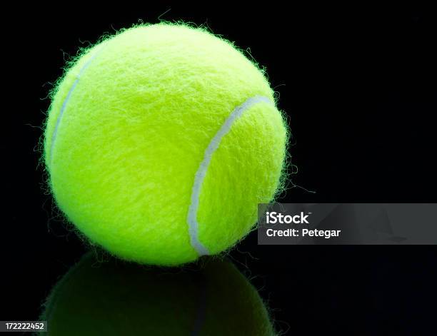 Foto de Amarelo Bola De Tênis e mais fotos de stock de Amarelo - Amarelo, Bola, Bola de Tênis