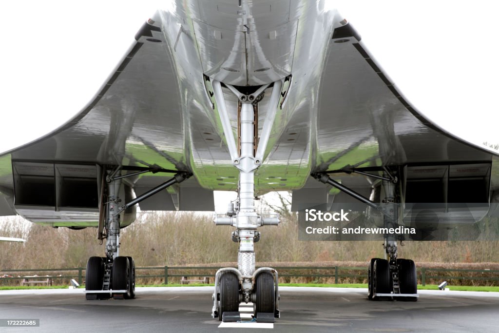 Naddźwiękowe samolotu na pas startowy - Zbiór zdjęć royalty-free (British Aerospace Concorde)