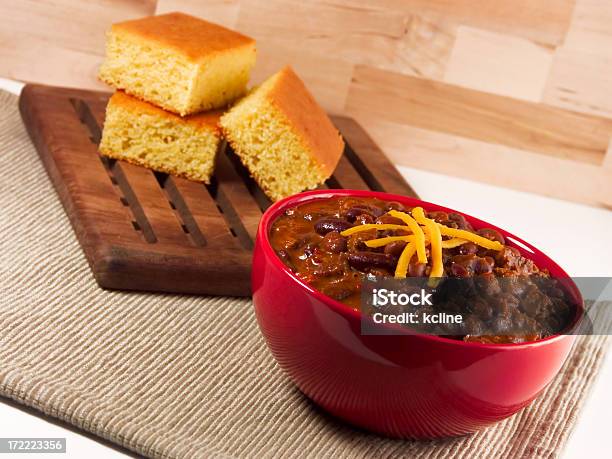 Foto de Chili e mais fotos de stock de Chilli Con Carne - Chilli Con Carne, Pimenta, Pão de Milho