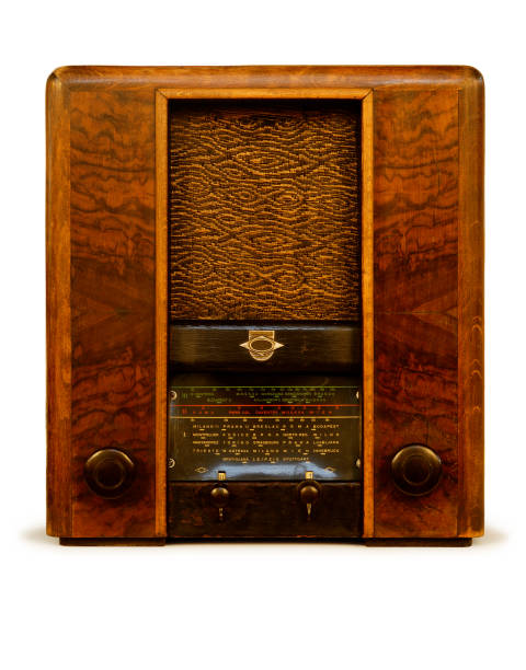 istock Vintage radio 172223694