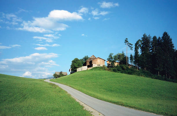 istock Road to the Mountains 172225117