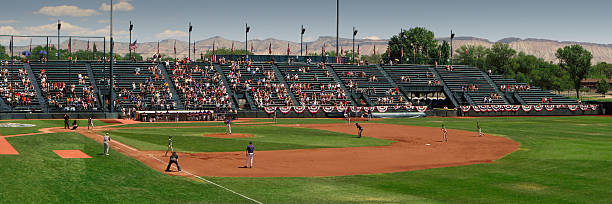 작은 마을 미국 야구공 생긴 - baseball stadium fan sport 뉴스 사진 이미지