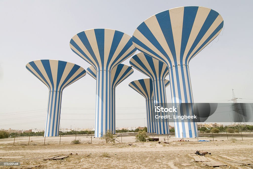 Watertowers de Kuwait - Foto de stock de Cidade do Kuwait royalty-free