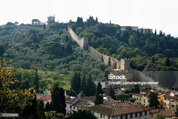 Antica Collina Toscana - Fotografie stock e altre immagini di Antica civiltà - Antica civiltà, Antico - Condizione, Architettura