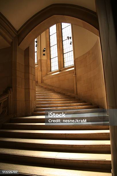 Escalera Hacia El Cielo Nº De Arriba Foto de stock y más banco de imágenes de Escaleras - Escaleras, Castillo - Estructura de edificio, Mármol - Roca