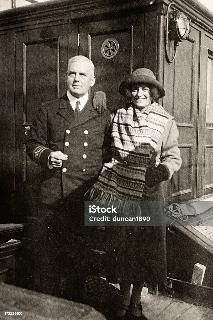 Con los barcos capitán - Foto de stock de Retro libre de derechos