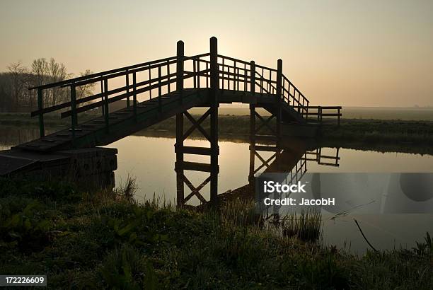 Ponte Di Legno - Fotografie stock e altre immagini di Acqua - Acqua, Ambientazione tranquilla, Attraversare