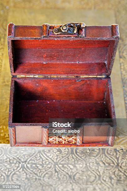 Arca De Tesouro Abrir - Fotografias de stock e mais imagens de Baús - Baús, Madeira - Material, Aberto
