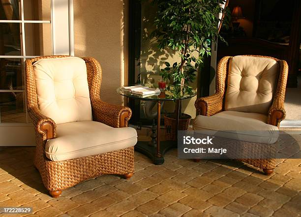 Ogrodowe Krzesła O Zachodzie Słońca - zdjęcia stockowe i więcej obrazów Lanai - Lanai, Stan Floryda, Cała postać