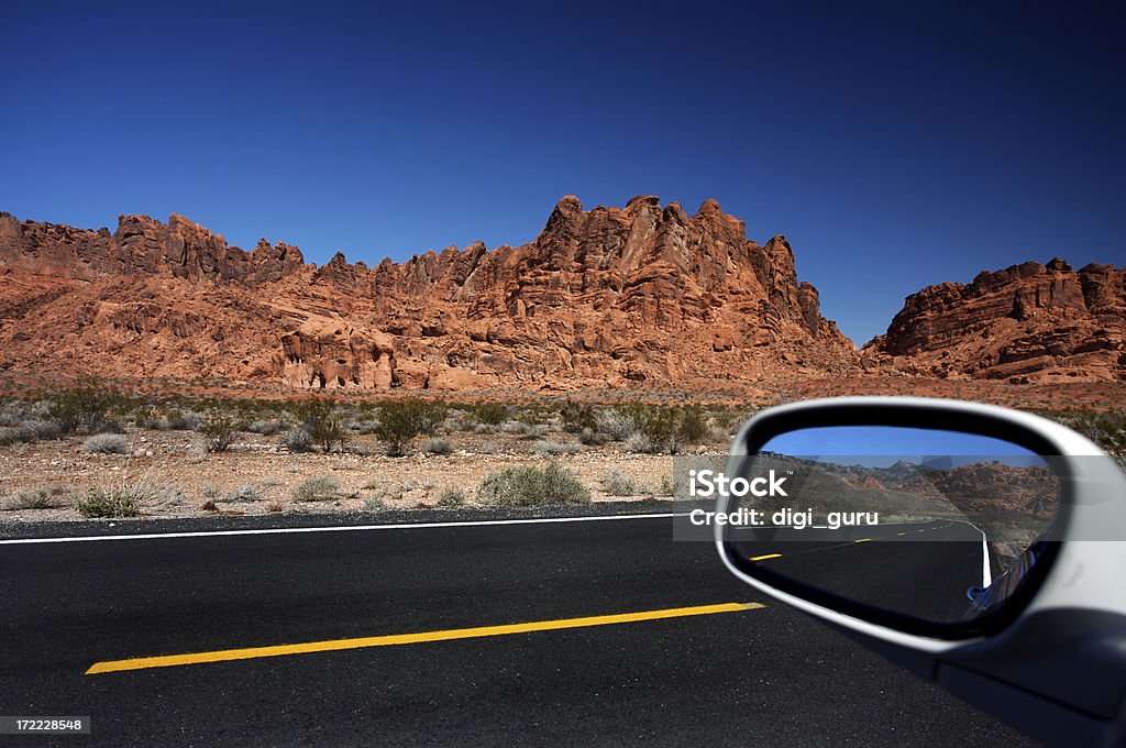 Cruzando el desierto - Foto de stock de Nevada libre de derechos