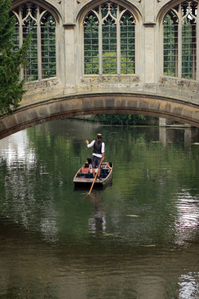 elegante punts - st johns college - fotografias e filmes do acervo