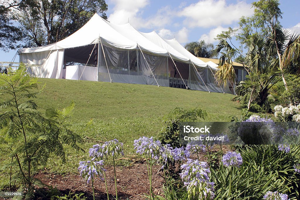 horiz. carpa del jardín - Foto de stock de Entoldado libre de derechos