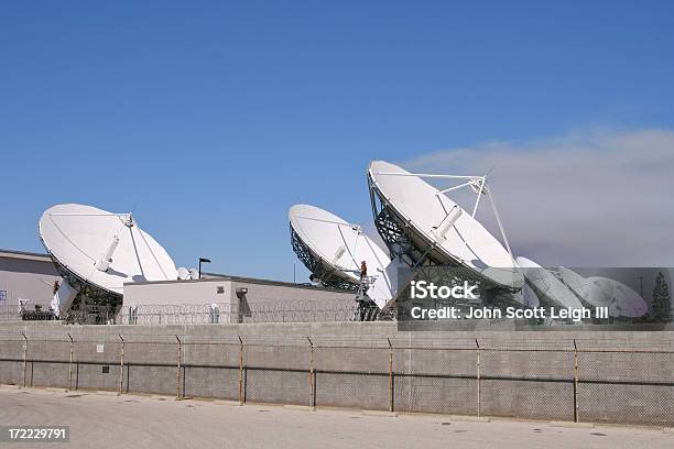 Sicurezza Per Alta Definizione Wars - Fotografie stock e altre immagini di Ambientazione esterna - Ambientazione esterna, Antenna parabolica, Attrezzatura