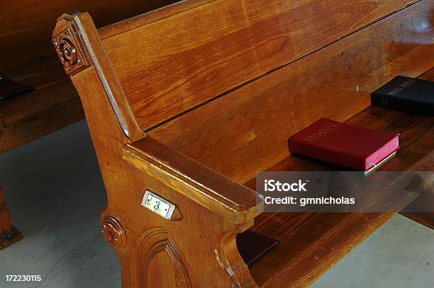 Chiesa Pew - Fotografie stock e altre immagini di Chiesa metodista - Chiesa metodista, Innario, Banco da chiesa
