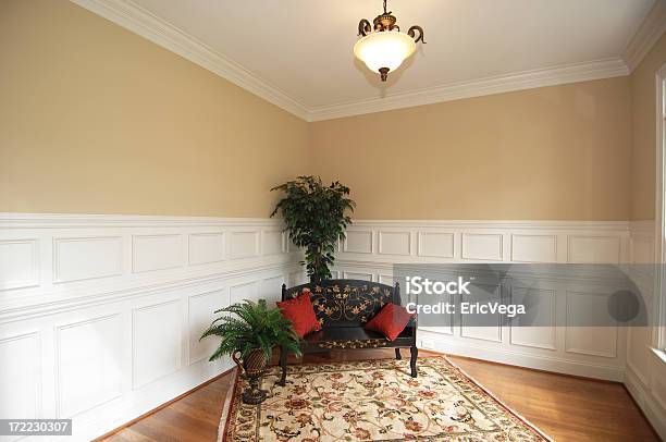 Foto de Lonely Sala De Estar e mais fotos de stock de Artigo de decoração - Artigo de decoração, Casa, Chão