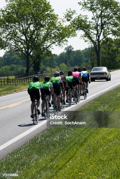 Foto de Compartilhe A Road e mais fotos de stock de Bicicleta - Bicicleta, Ciclismo, Corrida esportiva