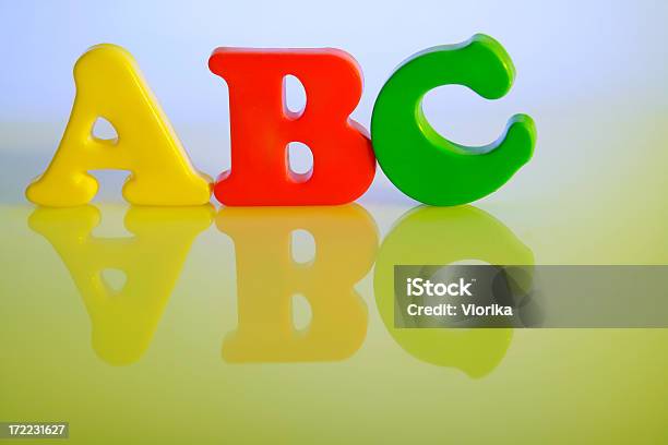 Letras Abc - Fotografias de stock e mais imagens de Alfabeto - Alfabeto, Alfabeto Íman, Amarelo