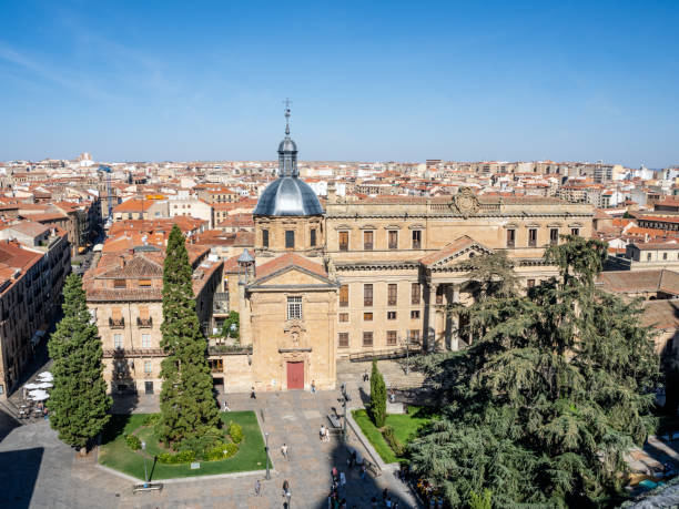 istock Anaya Square, Salamanca 1722319156
