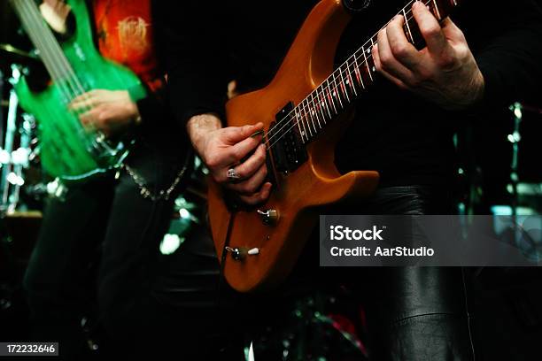 Guitarras Colorido - Fotografias de stock e mais imagens de Amplificador - Amplificador, Arte, Cultura e Espetáculo, Artista